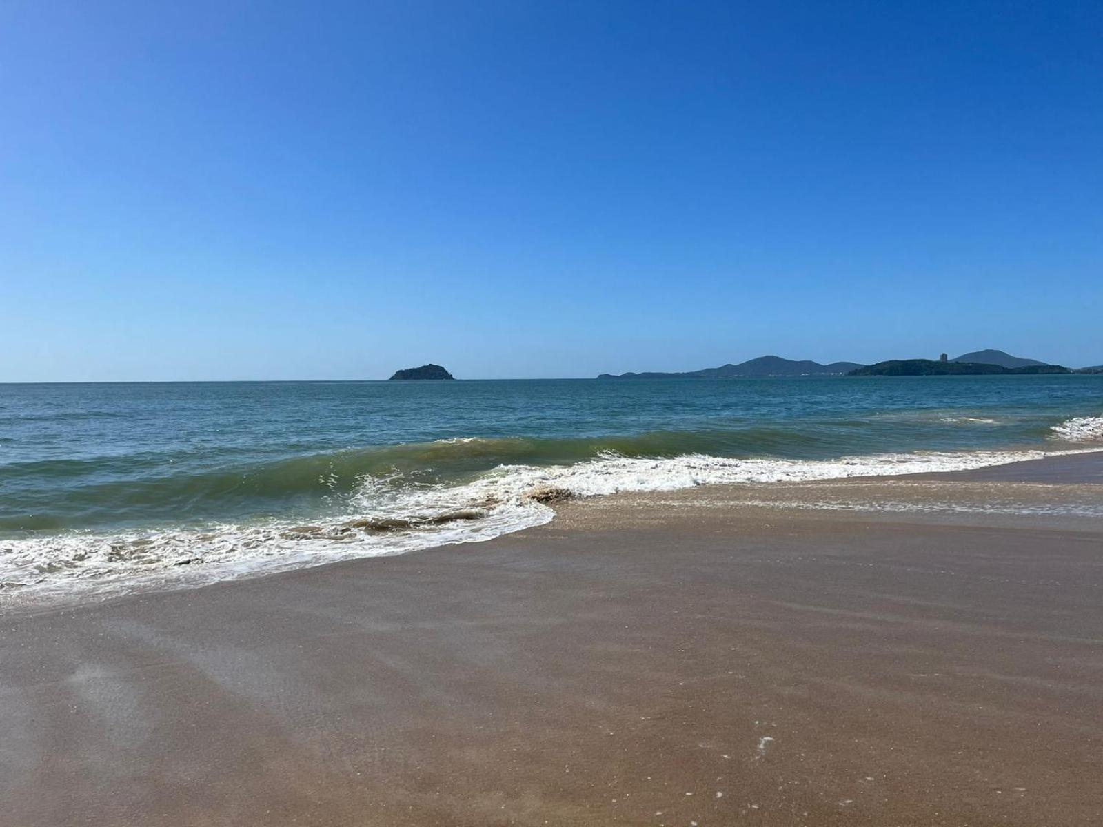 Ape Estilo Resort C/ Pe Na Areia E Vista Mar, Proximo Ao Beto Carrero Piçarras Екстериор снимка